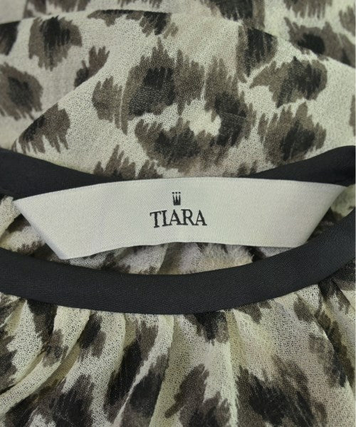 Tiara เสื้อสตรี