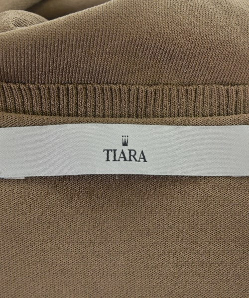 Tiara เสื้อกันหนาว