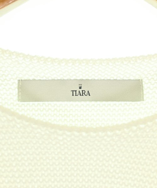 Tiara เสื้อกันหนาว