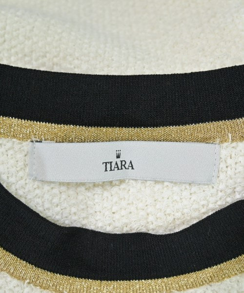 Tiara เสื้อกันหนาว