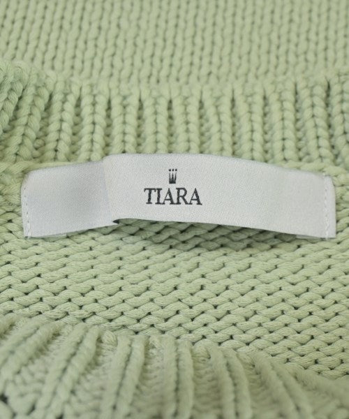 Tiara เสื้อกันหนาว