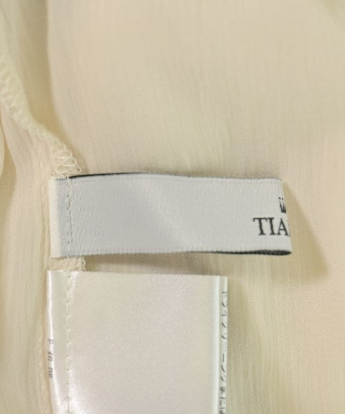Tiara เสื้อสตรี