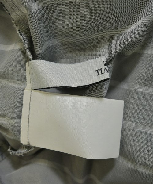 Tiara เสื้อสตรี