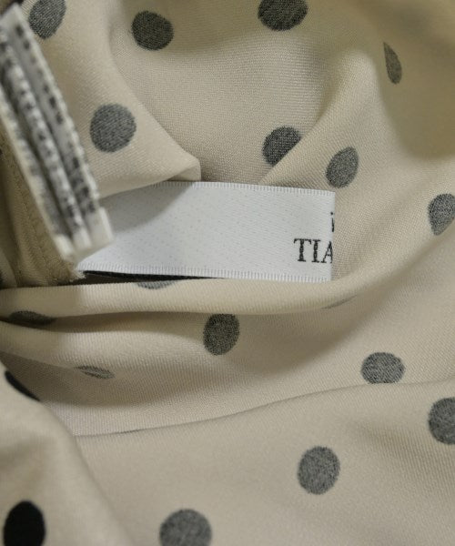Tiara เสื้อสตรี