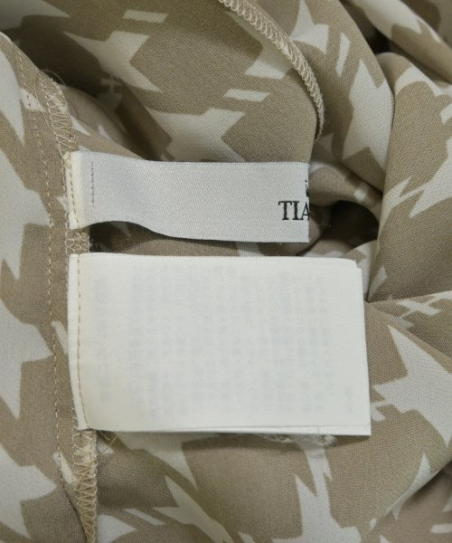 Tiara เสื้อสตรี