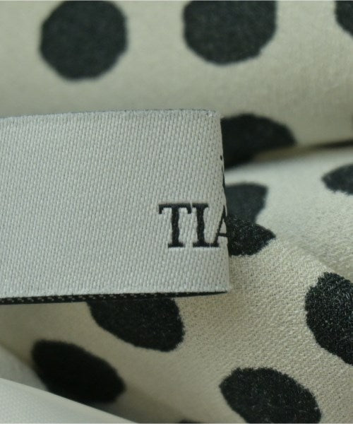 Tiara เสื้อลำลอง