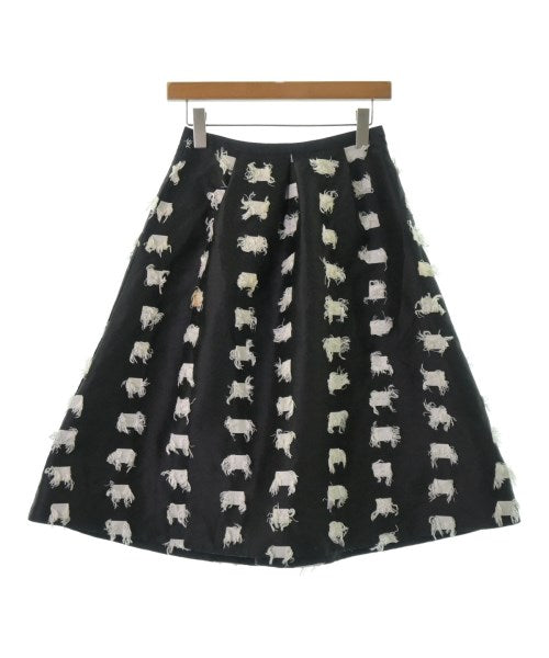 Chesty กระโปรงยาวถึงเข่า