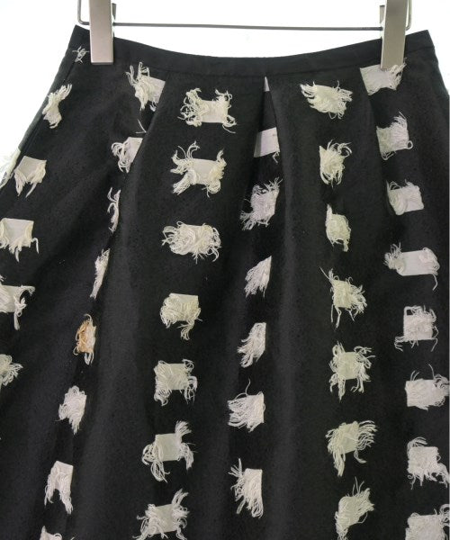 Chesty กระโปรงยาวถึงเข่า