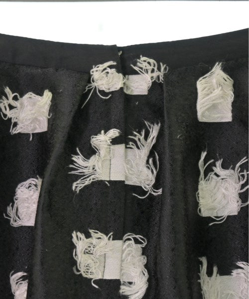 Chesty กระโปรงยาวถึงเข่า