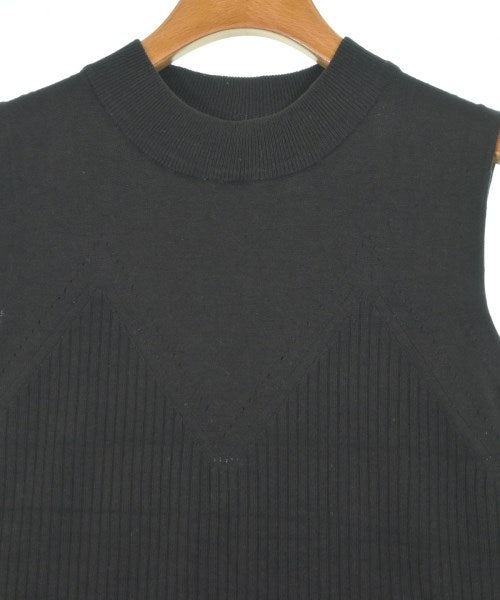 SNIDEL เสื้อแขนกุด