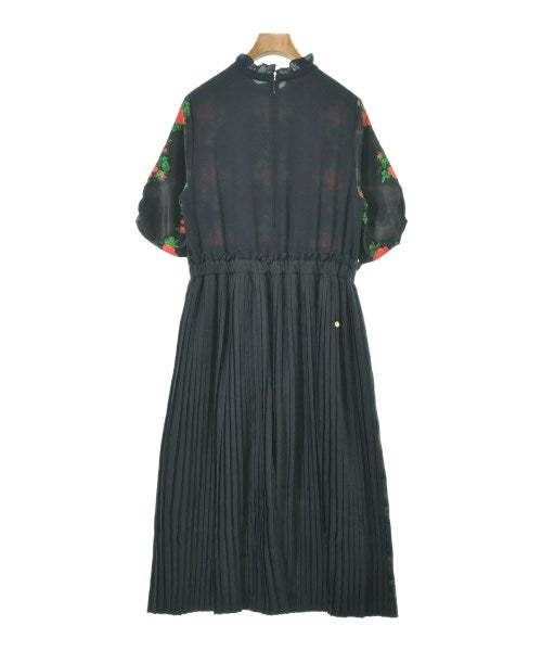 MUVEIL ชุดเดรส