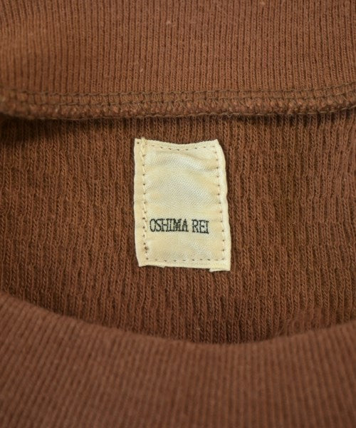 OSHIMA REI เสื้อยืด/เสื้อท็อปส์