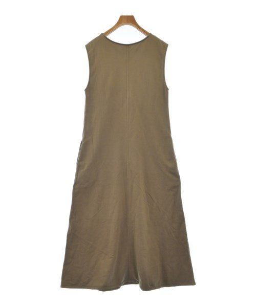 BEAMS Lights ชุดเดรส