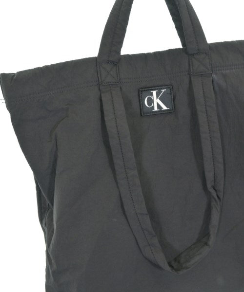 Calvin Klein Jeans กระเป๋าถือขนาดใหญ่