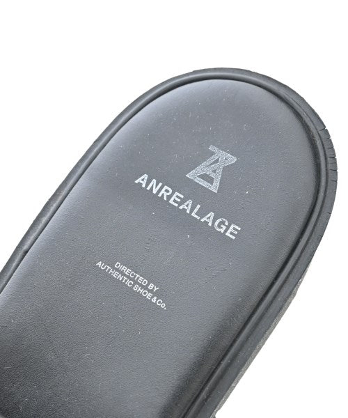 ANREALAGE รองเท้าผ้าใบ