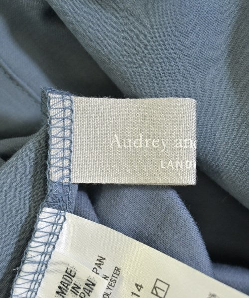 audrey and John Wad เสื้อสตรี