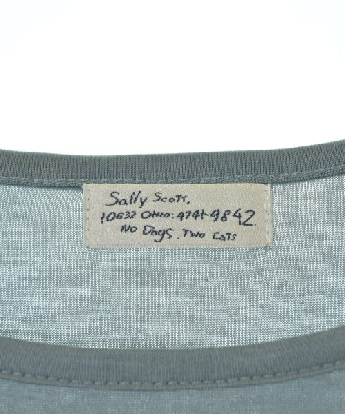 Sally Scott เสื้อยืด/เสื้อท็อปส์