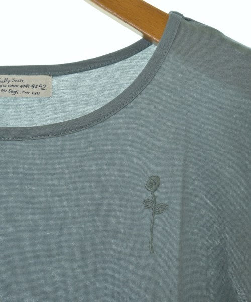 Sally Scott เสื้อยืด/เสื้อท็อปส์