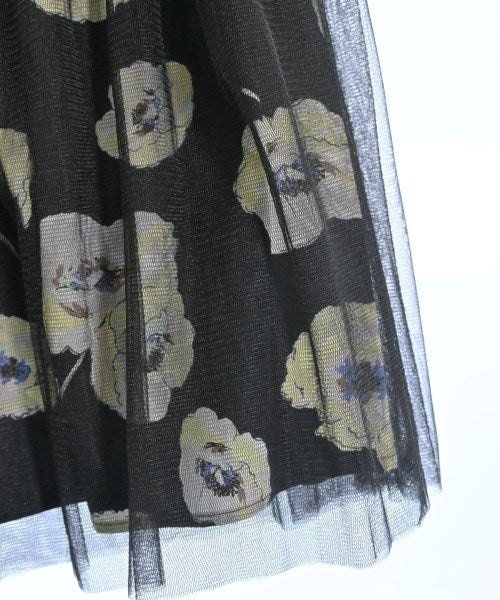 OPAQUE กระโปรงยาวถึงเข่า