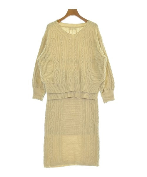 FREE'S MART ชุดสูทแบบครบเซต (อื่นๆ)