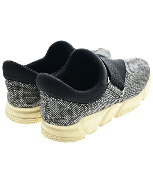 ALL BLACK รองเท้าผ้าใบ