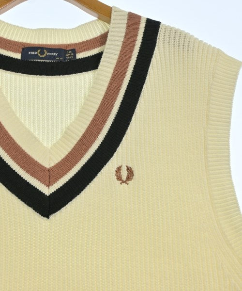 FRED PERRY เสื้อกั๊ก