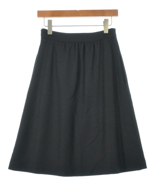 A.P.C. กระโปรงยาวถึงเข่า