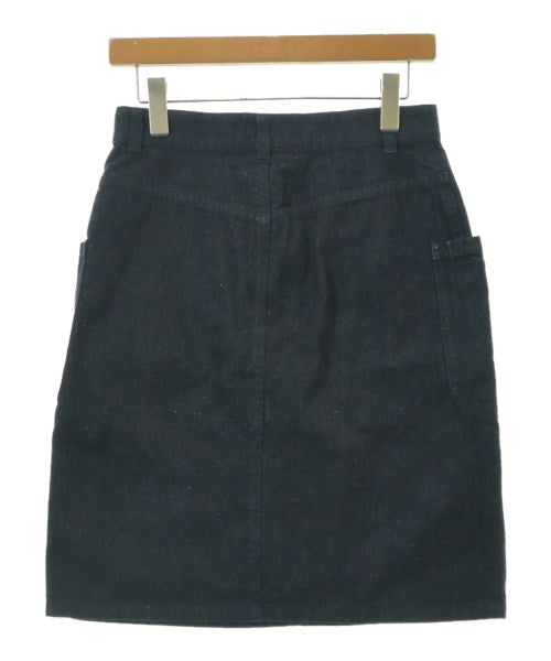 A.P.C. กระโปรงยาวถึงเข่า