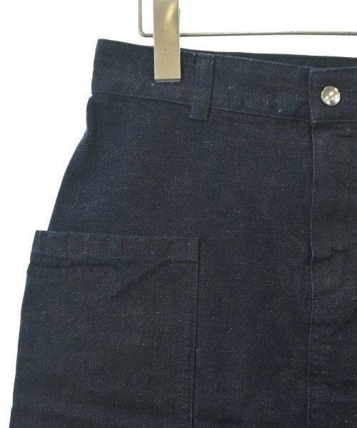 A.P.C. กระโปรงยาวถึงเข่า
