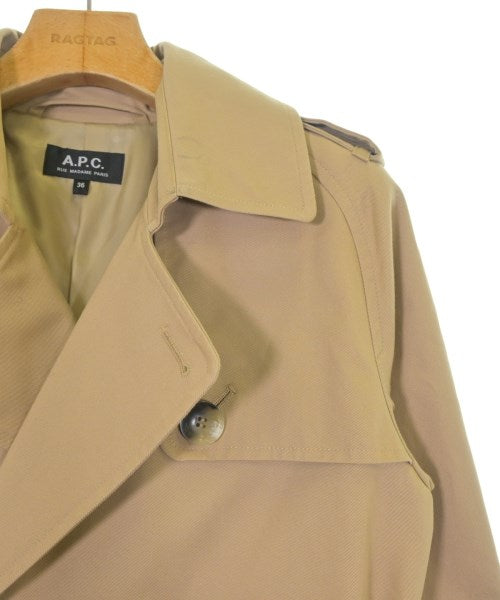 A.P.C. เสื้อกันฝน