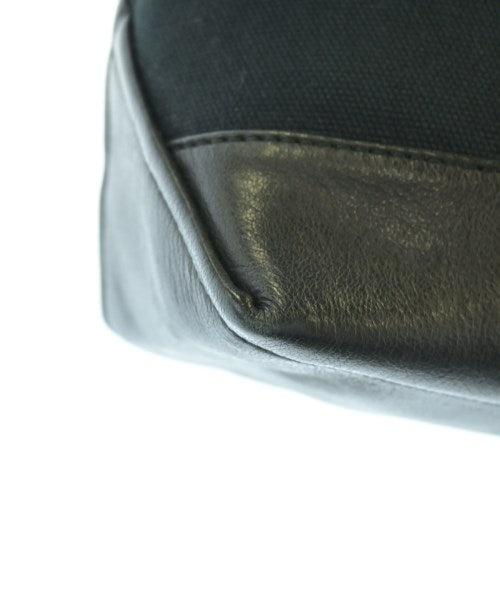 A.P.C. กระเป๋าถือขนาดใหญ่
