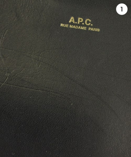 A.P.C. กระเป๋าสะพาย
