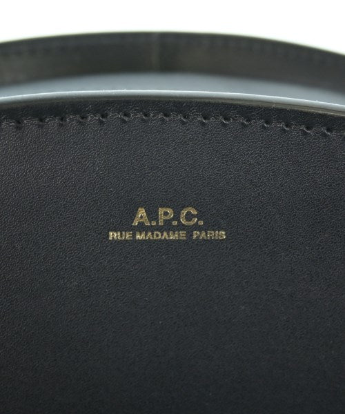 A.P.C. กระเป๋าสะพาย