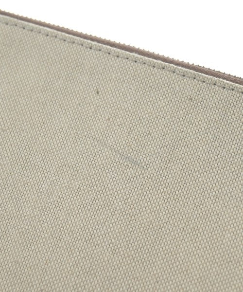 A.P.C. กระเป๋า