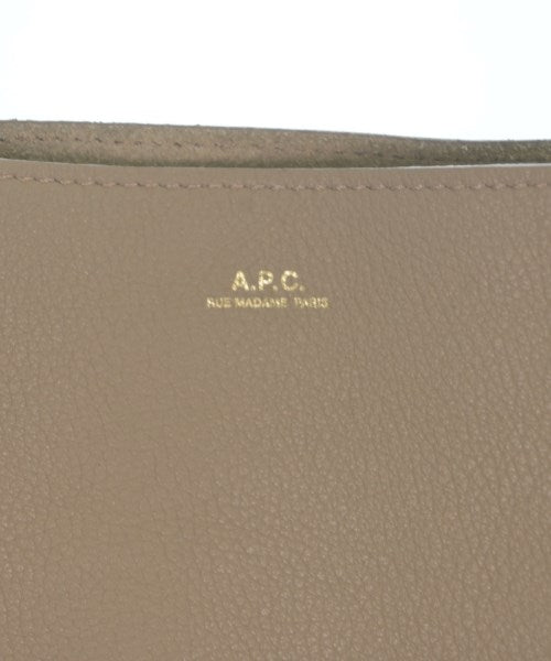 A.P.C. กระเป๋าถือขนาดใหญ่