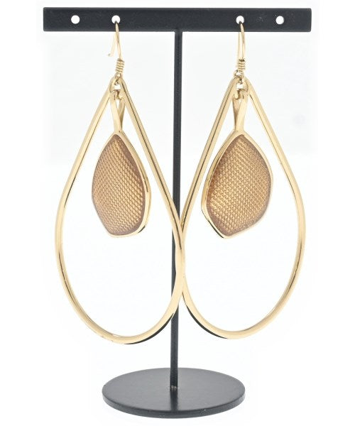 A.P.C. เจาะ