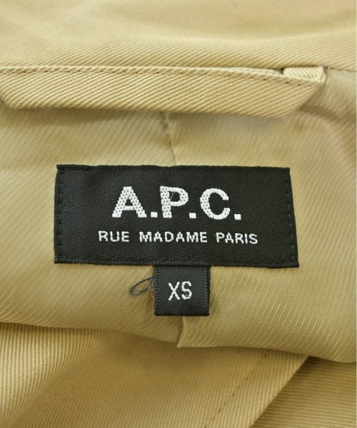 A.P.C. เสื้อกันฝน