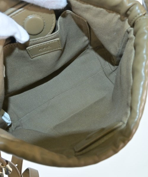 A.P.C. กระเป๋าสะพาย