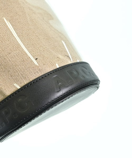 A.P.C. กระเป๋าสะพาย