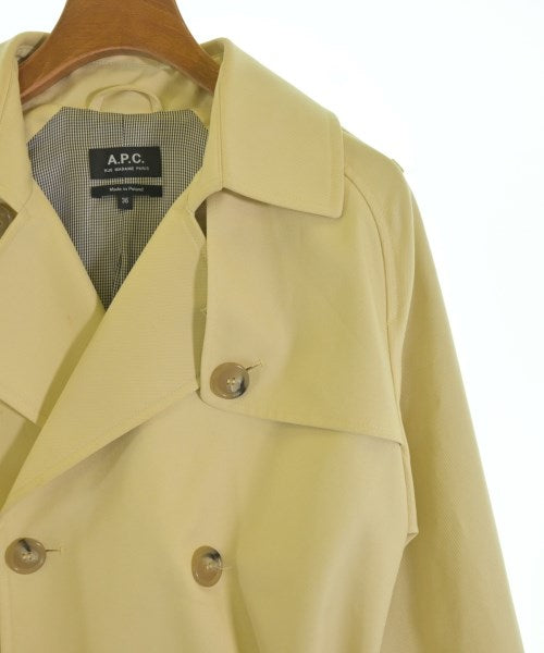 A.P.C. เสื้อกันฝน