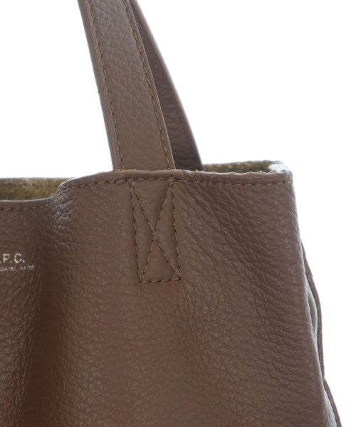 A.P.C. กระเป๋าสะพาย