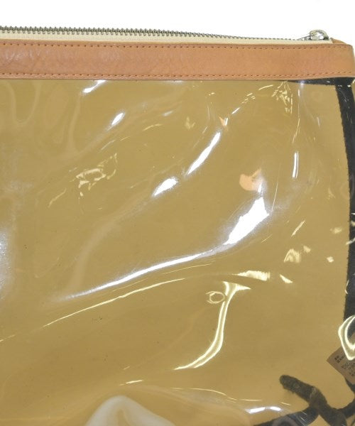 A.P.C. คลัตช์