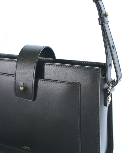 A.P.C. กระเป๋าสะพาย