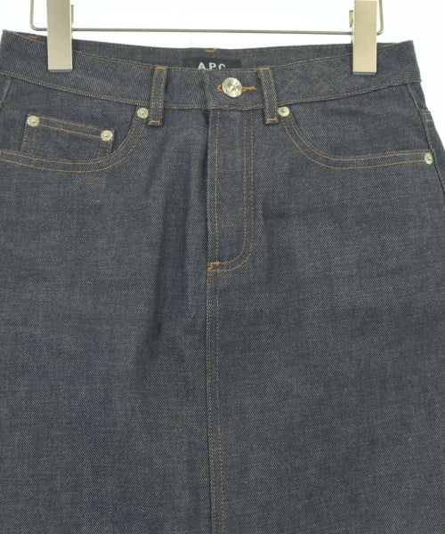 A.P.C. กระโปรงยาวถึงเข่า