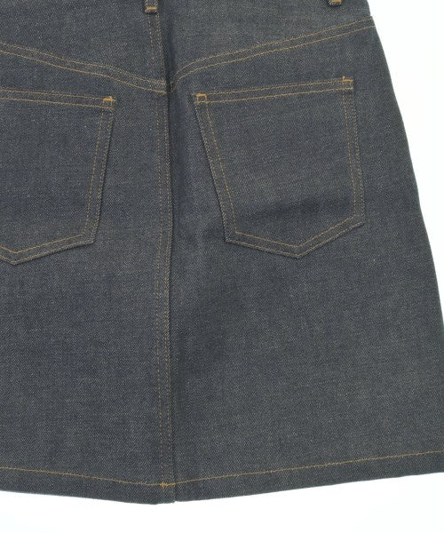 A.P.C. กระโปรงยาวถึงเข่า