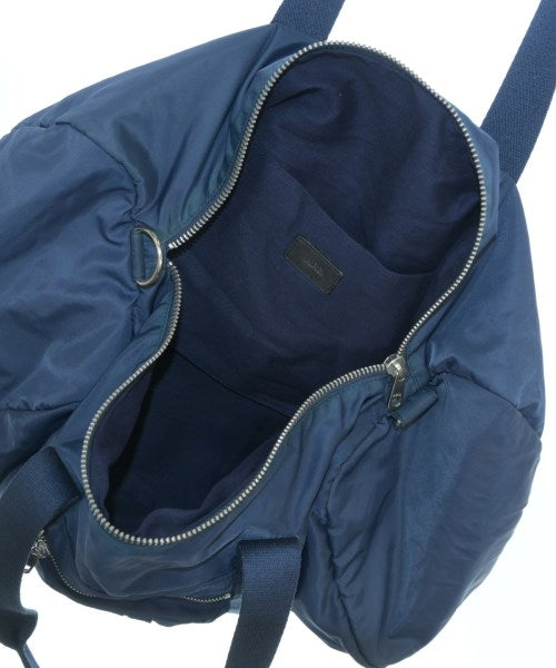 A.P.C. กระเป๋าใส่อุปกรณ์ขนาดใหญ่