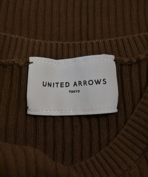 UNITED ARROWS เสื้อแขนกุด