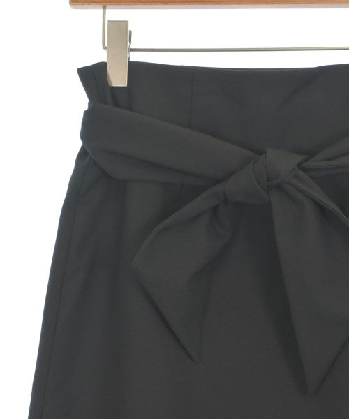 SHIPS กระโปรงยาวถึงเข่า