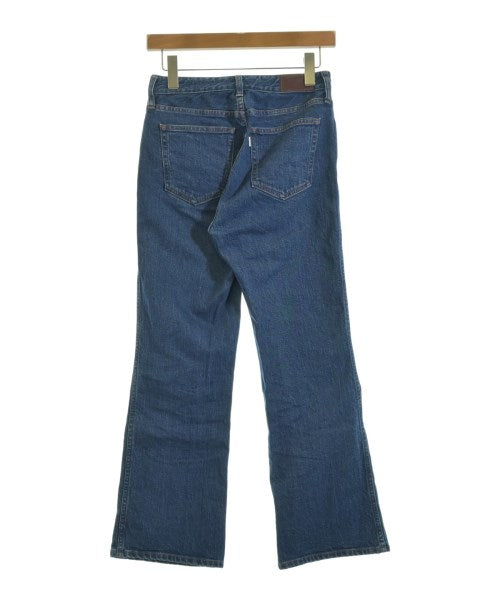 green label relaxing ยีนส์