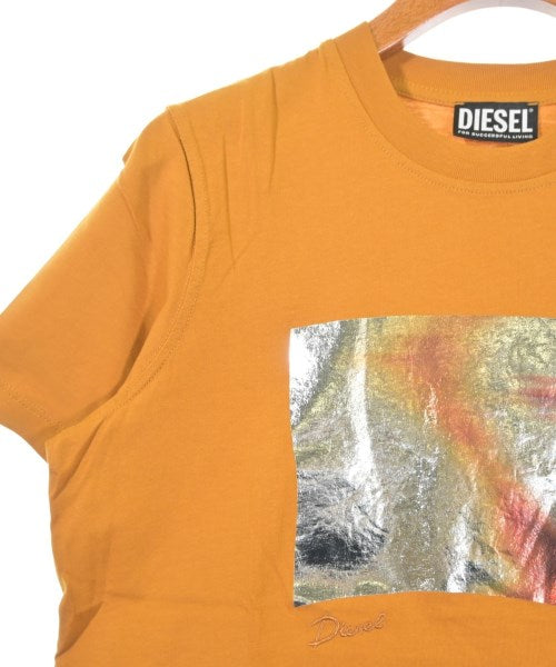 DIESEL เสื้อยืด/เสื้อท็อปส์